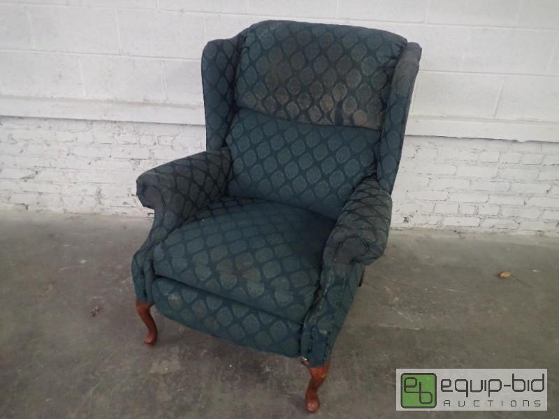 lot 6077 image: Green Recliner