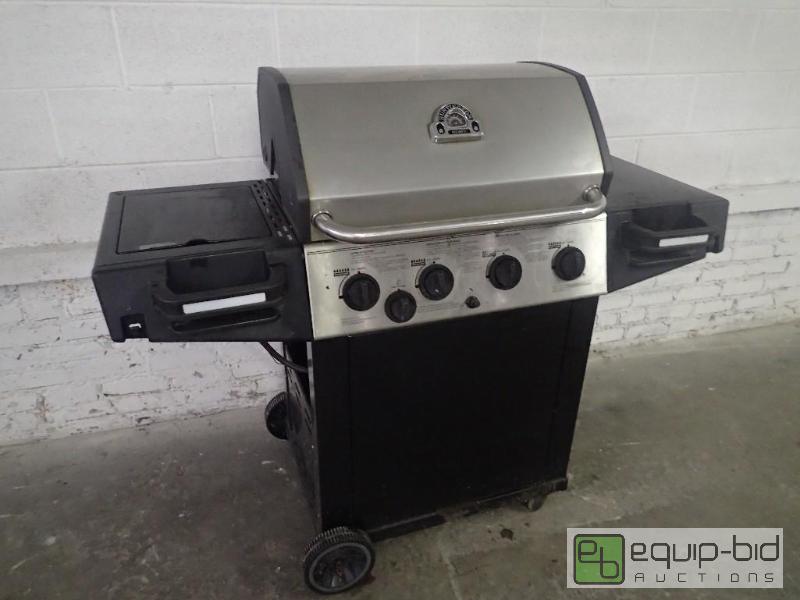 lot 6078 image: Huntington Rebel Grill