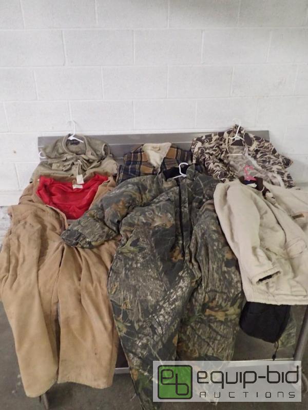 lot 6080 image: Large Lot of Outdoor Gear