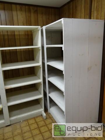 lot 459 image: Large Lot Of Shelving In Room