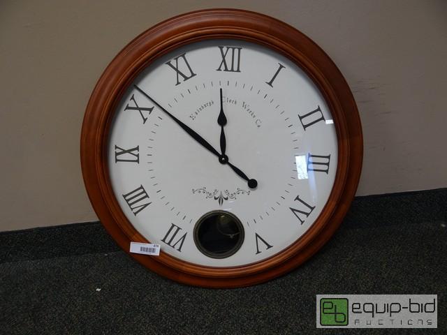 lot 474 image: Battery Operated Wall Clock