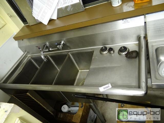 lot 481 image: Advance Tabco 3 Bay Sink With Right Side Drain Board