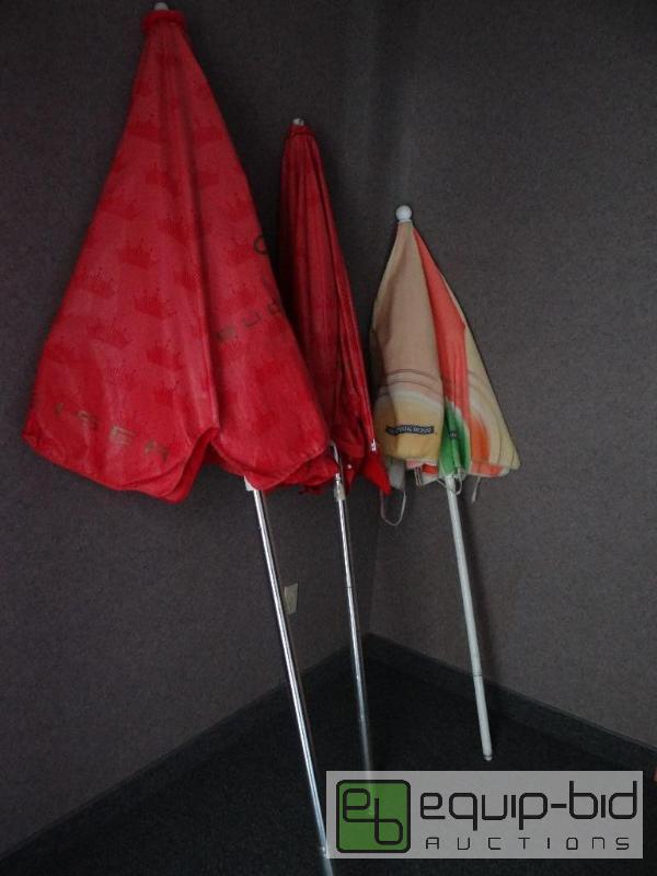 lot 551 image: (3) Outdoor Table Umbrellas