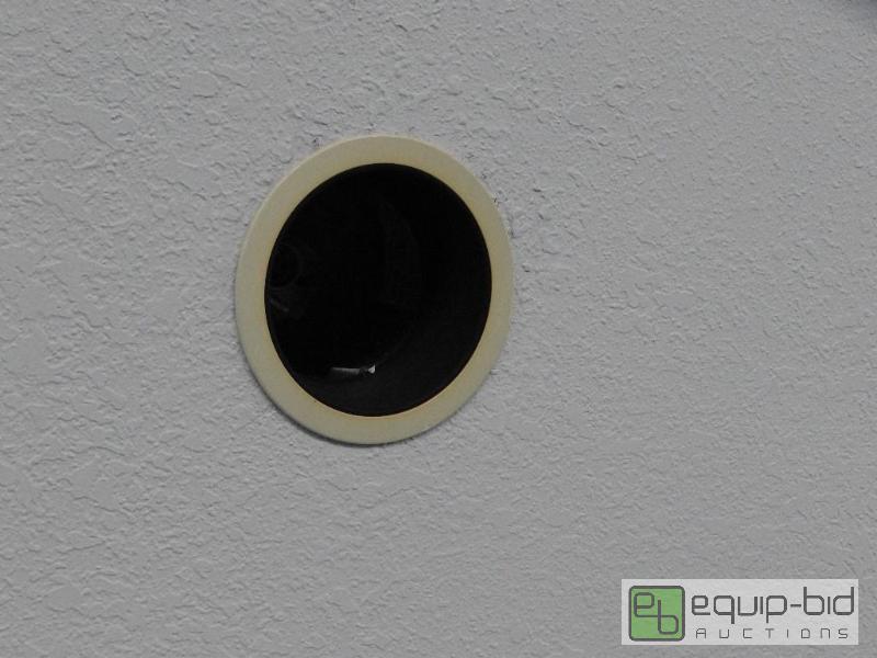lot 556 image: Entire Room of Recessed Lighting Fixtures