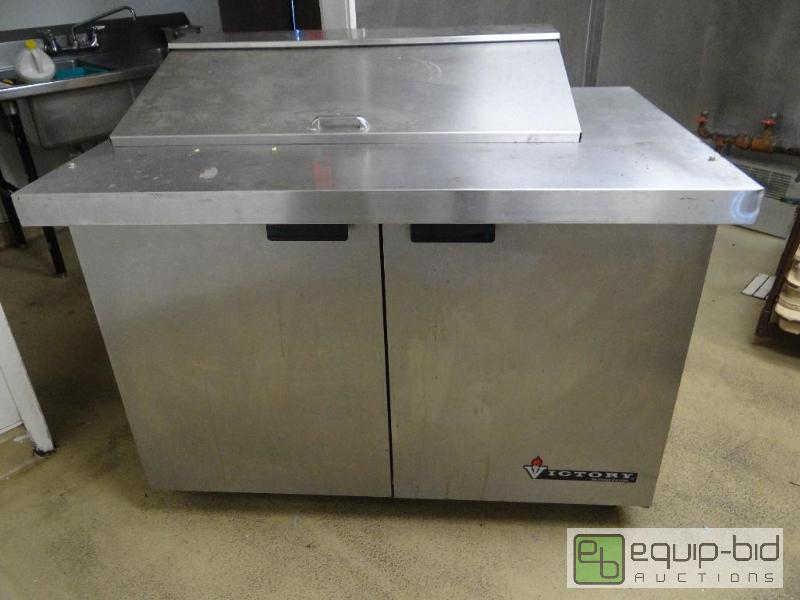 lot 567 image: Victory 48 Commercial 2 Door Prep Table On Casters