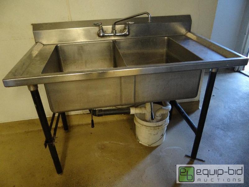 lot 568 image: Stainless Double Bay Sink w Faucet
