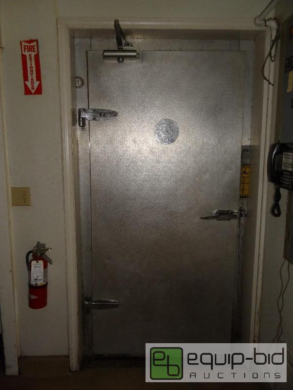 lot 575 image: Iternational Cold Storage FridgeFreezer Combo Walk -in-Unit