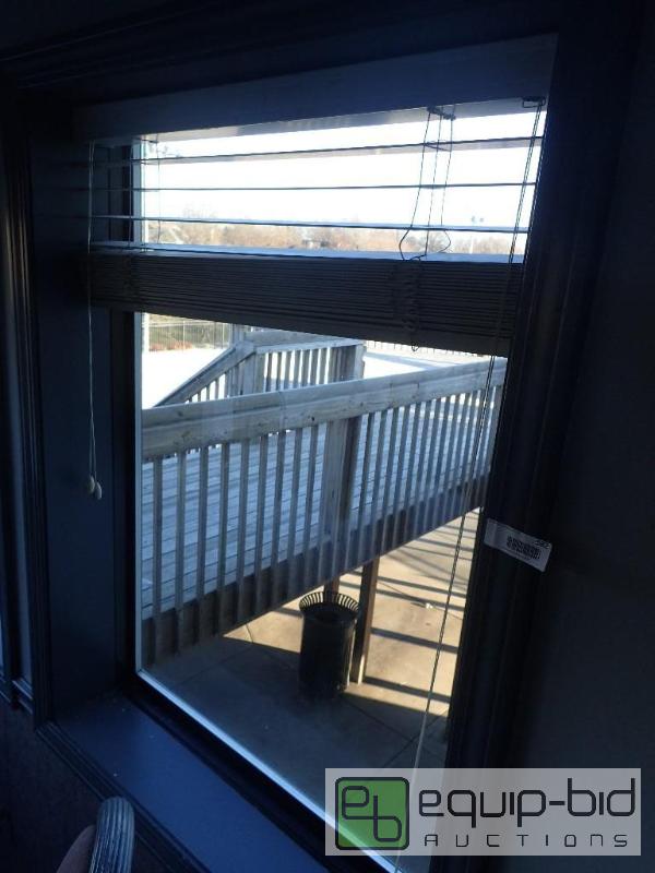 lot 582 image: (2) Double Glass Pane Aluminum Frame Exterior Windows