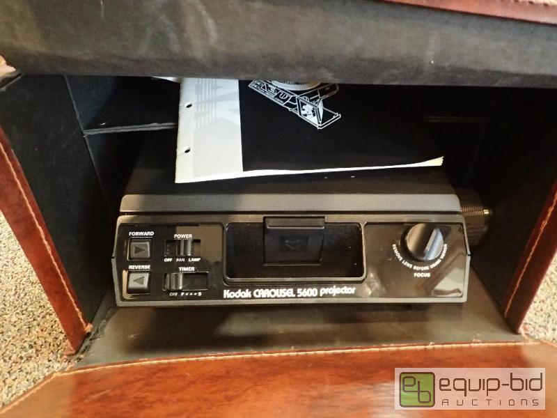 lot 590 image: Kodak Carousel Projector w Carry Case