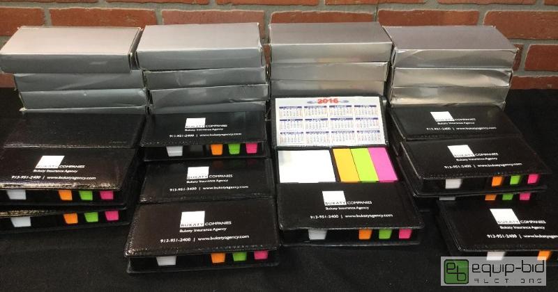 lot 15 image: Lot of Post It Note Organizers
