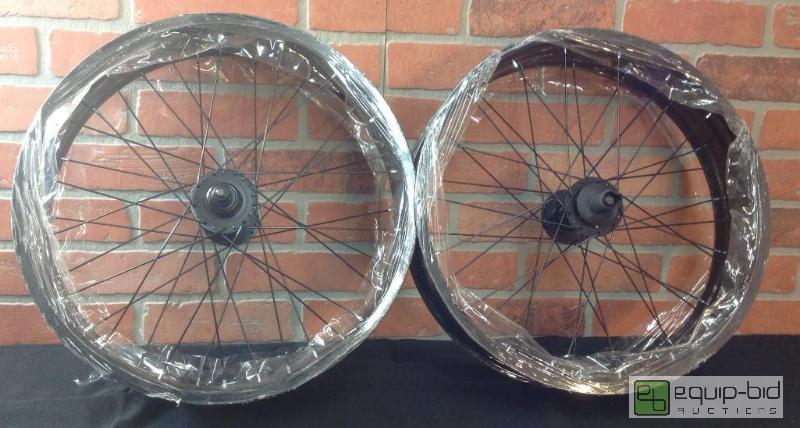 lot 60 image: Fat Bike Spoke Rims 4 Deep, 16 Diameter