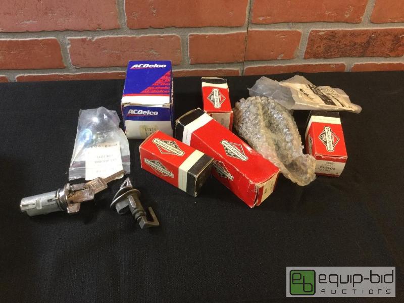 lot 99 image: Miscellaneous automotive locks  Newe GM Ignit...