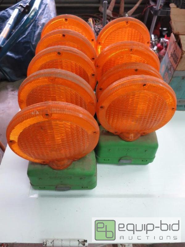 lot 137 image: Safety Flashing Lights