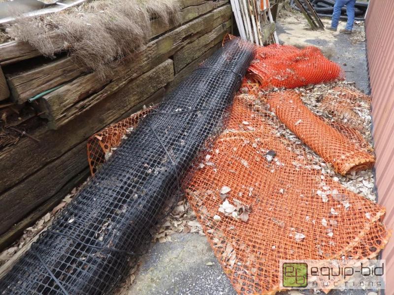 lot 152 image: Lot of Plastic Fencing