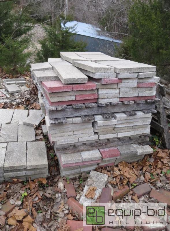 lot 155 image: Lot of Landscaping Bricks