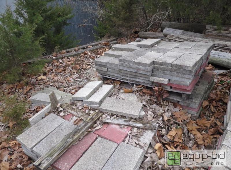 lot 156 image: Lot of Landscaping Bricks