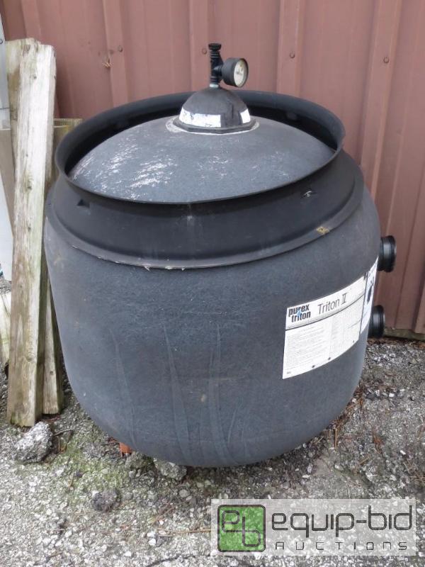 lot 161 image: Pool Filter