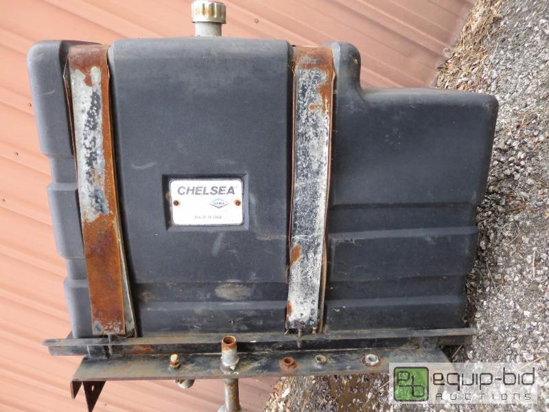 lot 162 image: 18 Wheeler Gas Tank