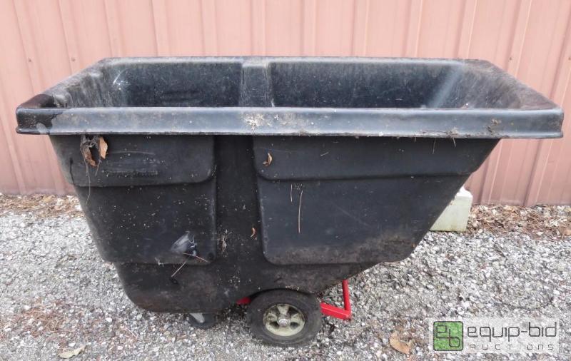 lot 17 image: Rubbermaid Heavy Duty Rolling Cart