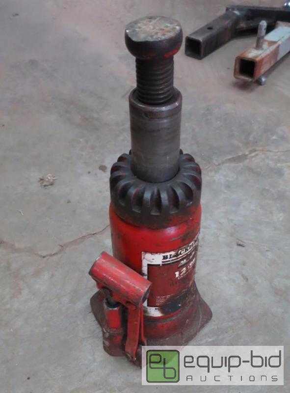 lot 177 image: Hydraulic Jack