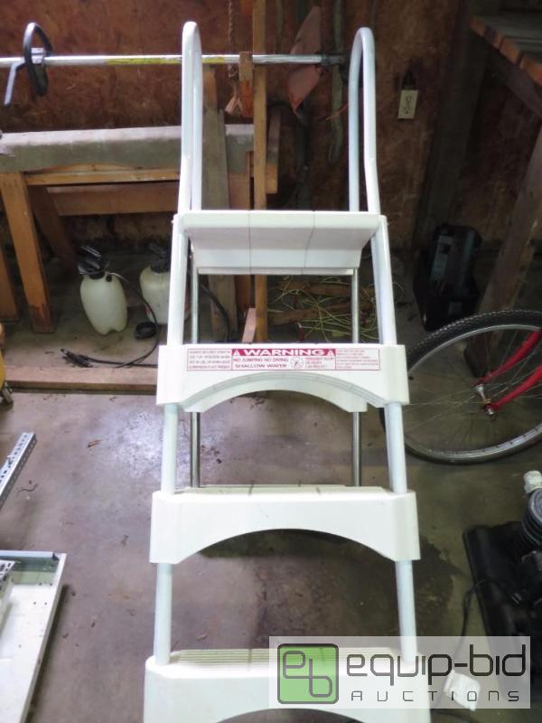lot 220 image: Pool Ladder