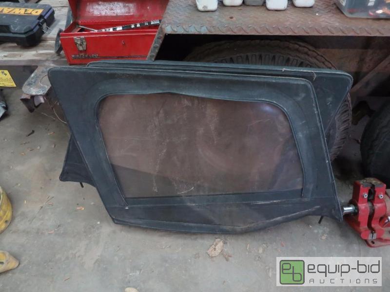 lot 222 image: Pair of Jeep Doors