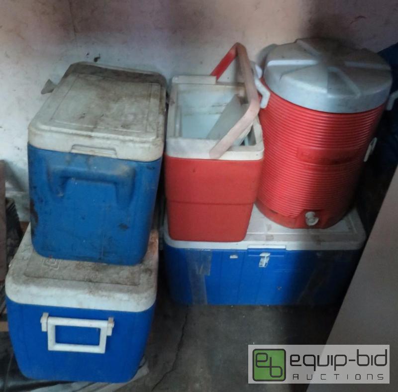 lot 226 image: Lot of Coolers