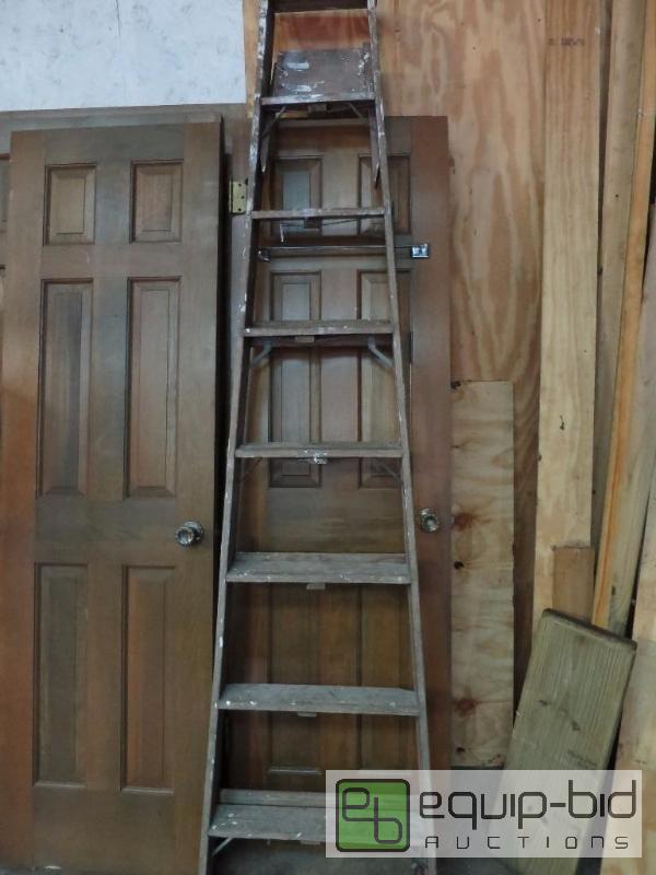 lot 23 image: Wooden Ladder