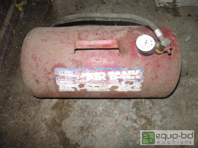 lot 249 image: Portable Air Tank