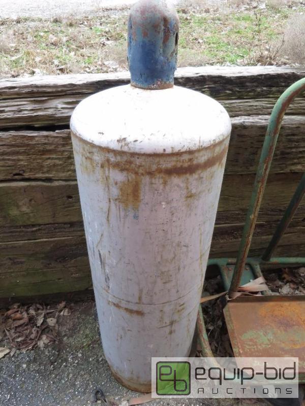 lot 28 image: AcetylenePropane Tank