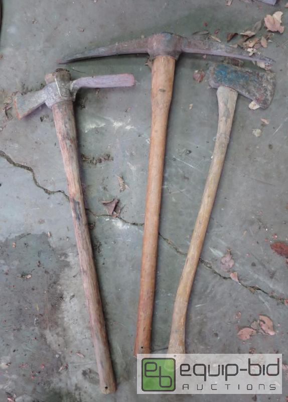 lot 59 image: Huge Lot of Hand Tools