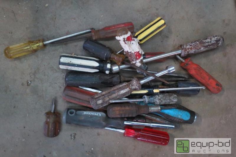 lot 68 image: Lot of Screwdrivers
