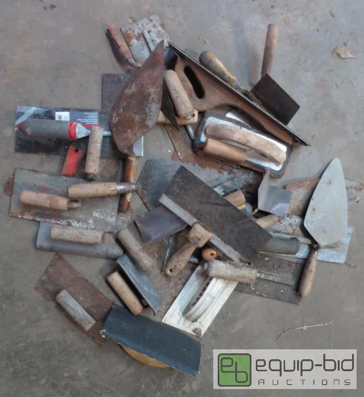 lot 70 image: Lot of Drywall Tools