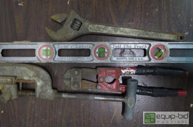 lot 74 image: Random Tool Lot