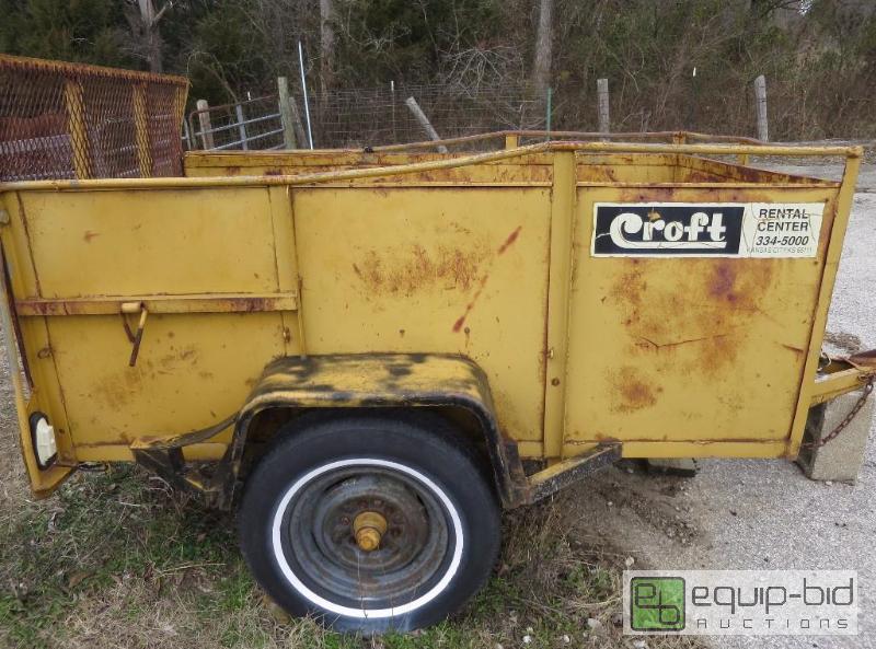 lot 9 image: 6 Enclosed Trailer