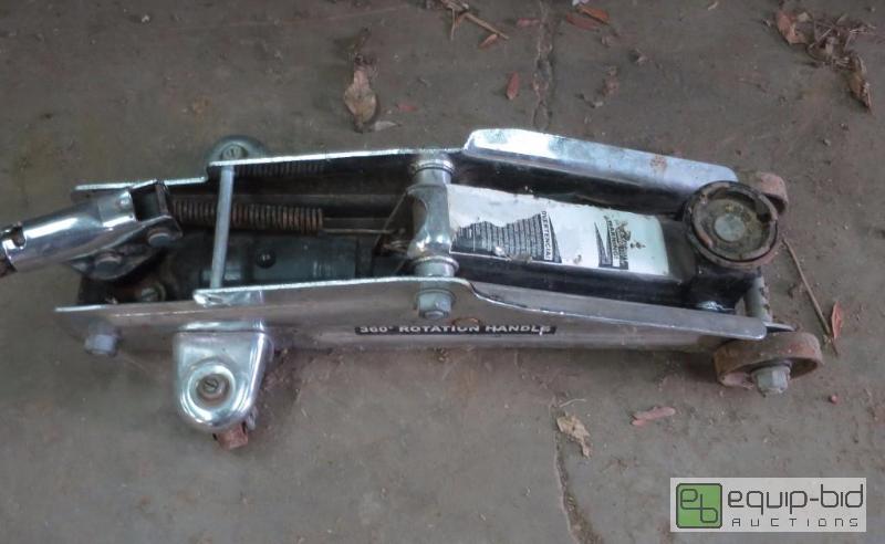 lot 96 image: Floor Jack