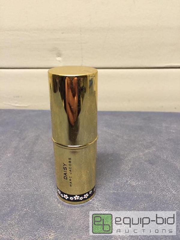 lot 116 image: Brand New Authentic Marc Jacobs Daisy Rollerball Perfume