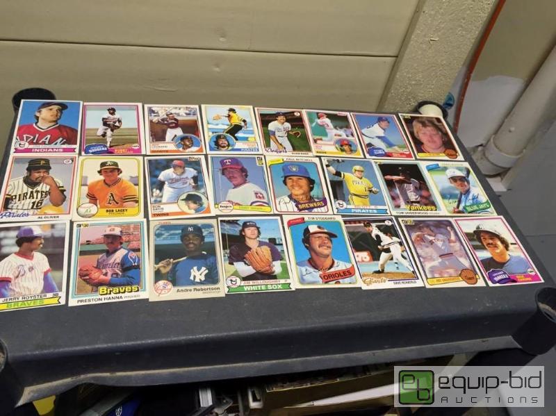 lot 129 image: Group of 1970s and 1980s Baseball Cards