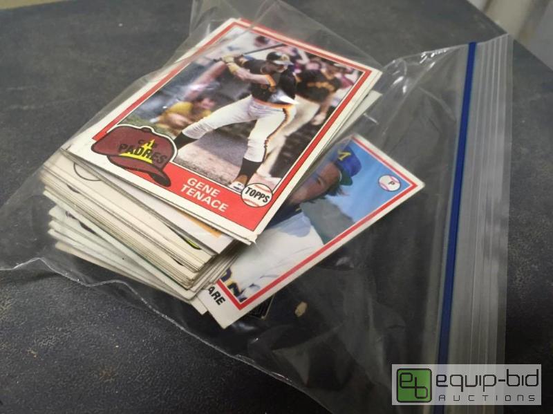 lot 136 image: Unsorted Bag of Baseball Cards - mostly 1970s and 1980s