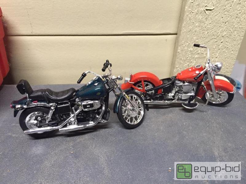 lot 167 image: Set of Two Harley-Davidson Classic Motorcycle Models