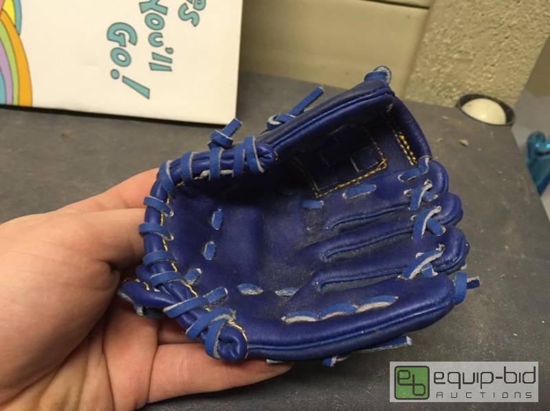 lot 181 image: Store Display Leather FOTOBALL Baseball Glove