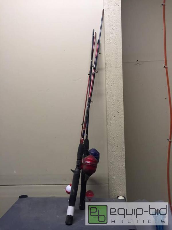 lot 190 image: Set of Two Fishing Poles with Zebco 202 Slingshot Reels