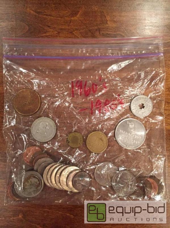 lot 199 image: Bag of Tokens, Vintage USForeign Coins