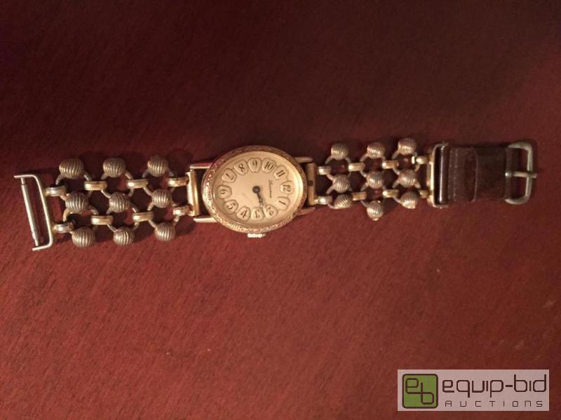 lot 211 image: Vintage Lucerne Swiss Womens Watch