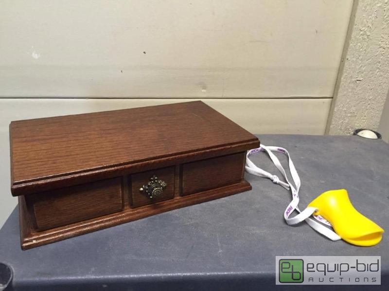 lot 214 image: Vintage Wooden Jewelry Box  Duck Whistle