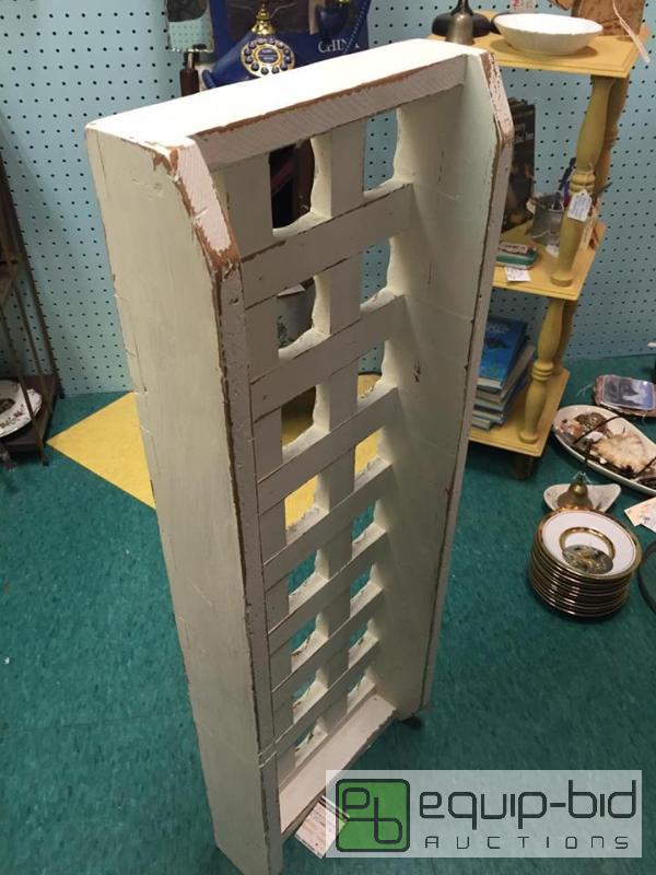 lot 67 image: Painted Shabby Chic Shelf