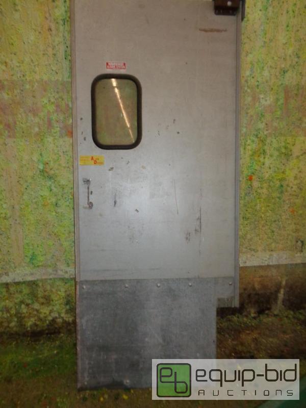 lot 17 image: Swinging Restaurant Door