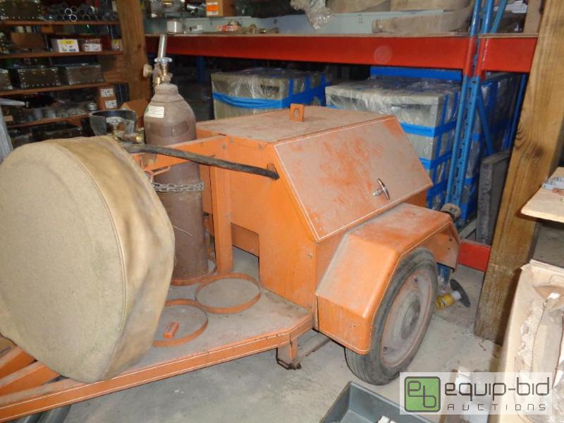 lot 2 image: Pull behind WelderTrailer.