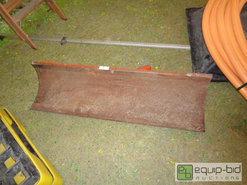 lot 20 image: Mountable Plow