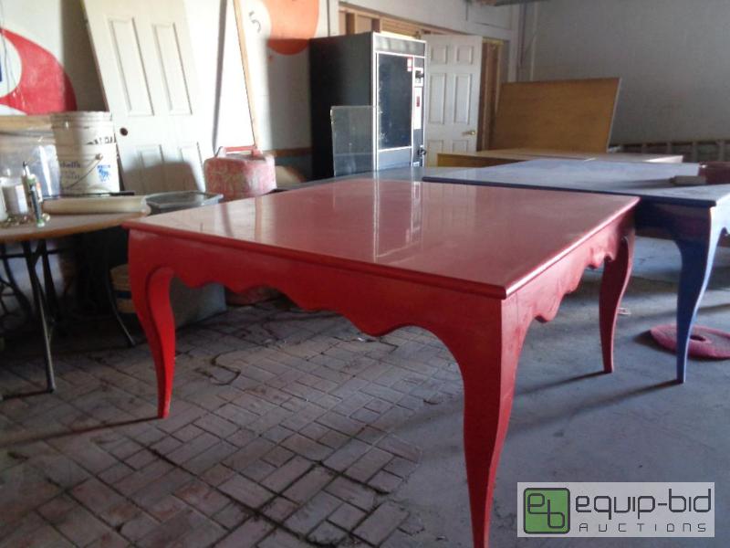 lot 30 image: Display Table